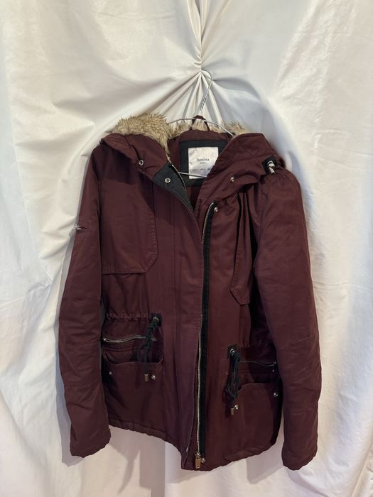 Geaca visinie BERSHKA