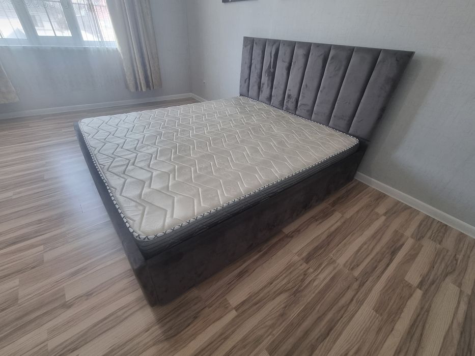 Кровать + матрасы  200*180