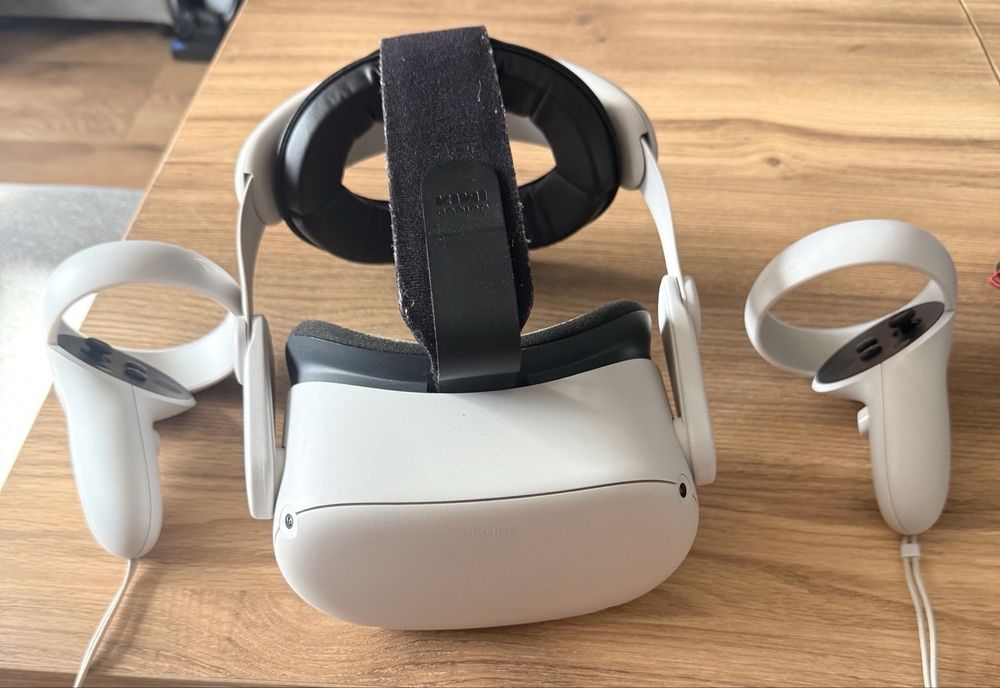 Meta Oculus Quest 2 256GB + 2 контролера и KIWI Design ремък