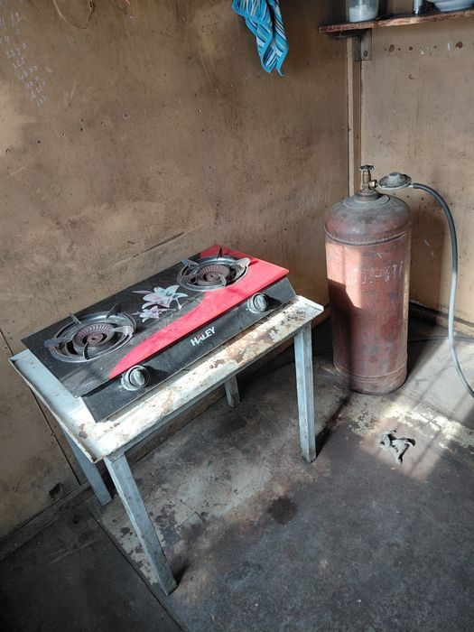 Продам газовый плиту