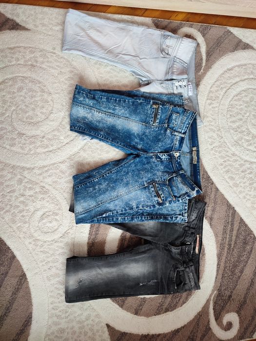 Дънки размер С/М - сини, сиви и черни