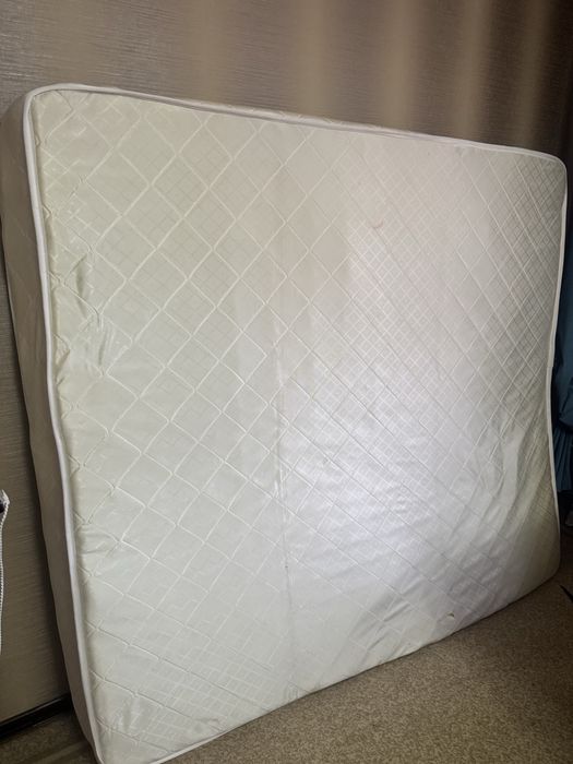 Матрас для кровати