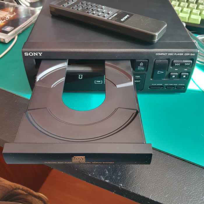 CD проигрыватель SONY CPD-S45