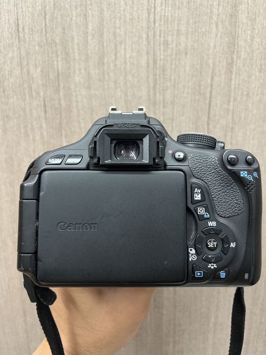 Canon 600d отличное состояние