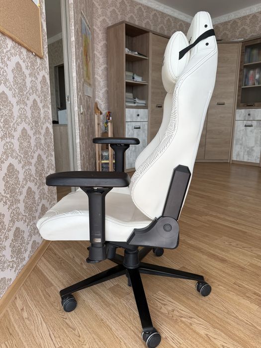 кресло компьютерное Dx Racer Craft