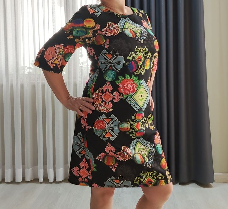 Платье цветастое нарядное