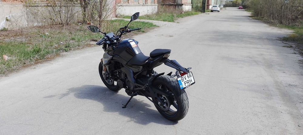 Vând motor CF MOTO NK 650, an 2024, cu doar 200 km la bord!