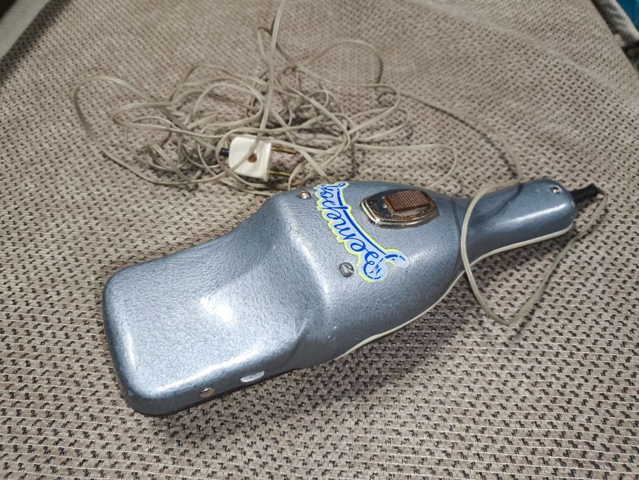 Пылесос щётка электрическая.