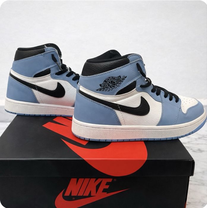 Air Jordan 1 Retro High University Blue