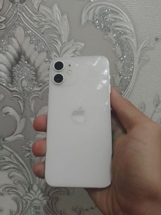 Apple  sotiladi 12mi