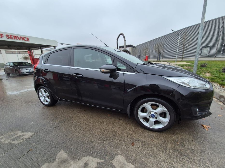 Vând Ford Fiesta - 10% din preț afișat pana în 31.12.2025