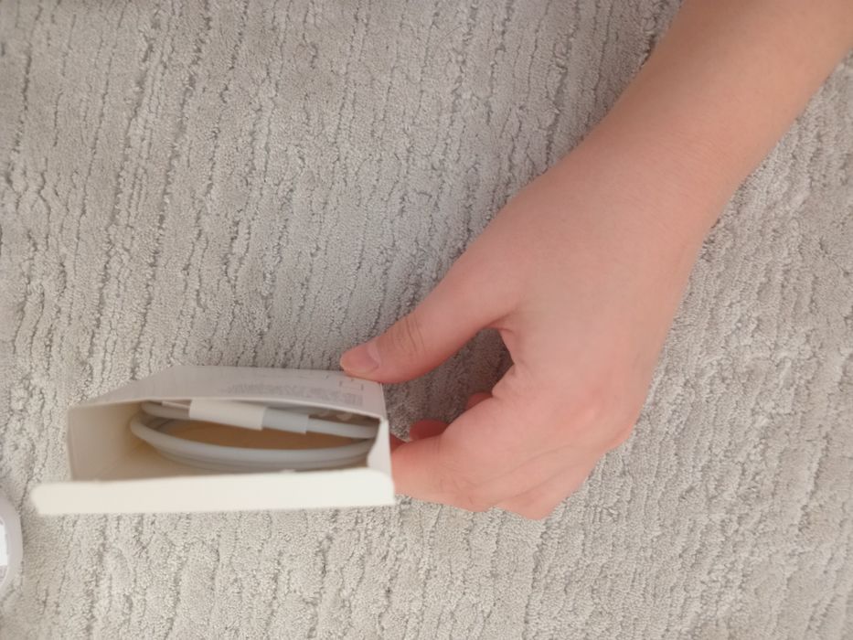 USB-C to lightning Cable (1m) . Зарядка