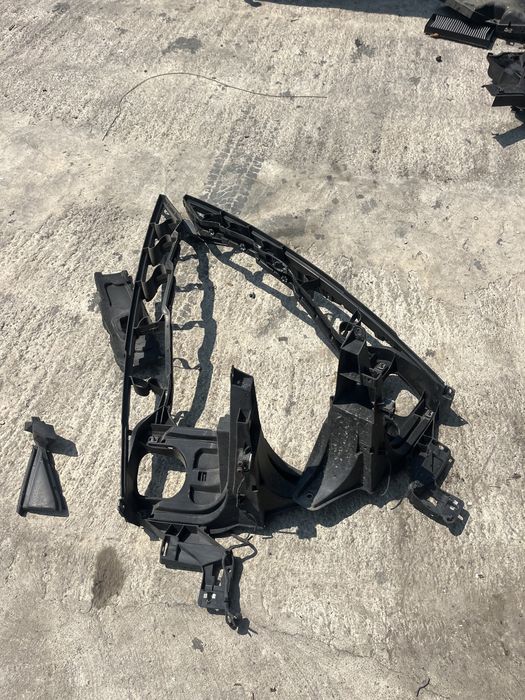 Държач калник стойка бмв х5 е70 bmw x5 e70 stoika