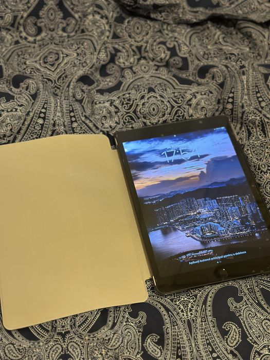 Apple Ipad 8 th gen 2021 ( 8 Generation ) 650 LEI