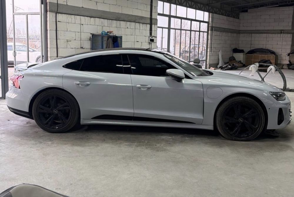 audi e tron gt perfomance 2024  bunaqasi 1 ta