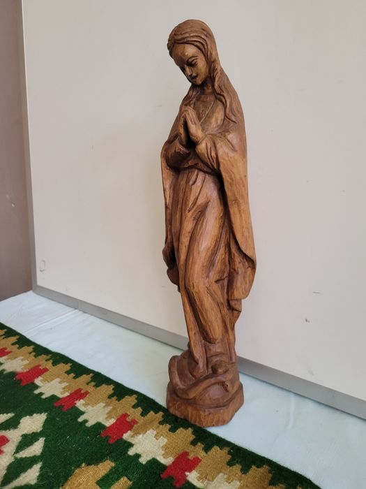 Дървена статуетка