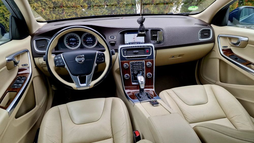 Volvo S60 1.6 D2 115 CP, Automat / Piele Crem / Trapă / Xerox / City Safety ...