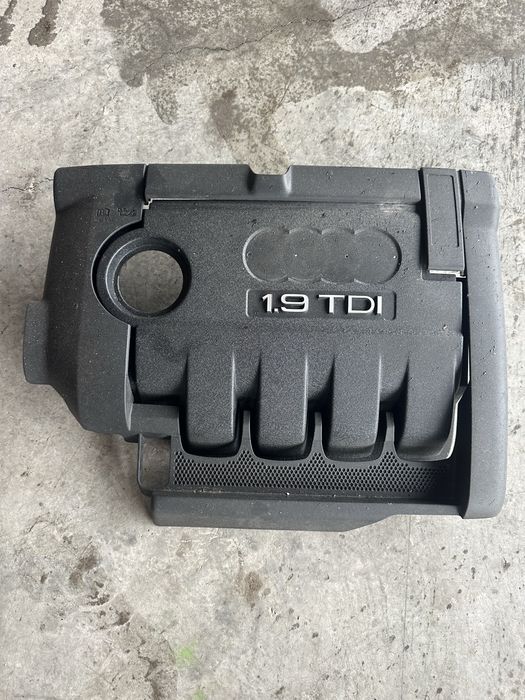 Капак на двигател Audi