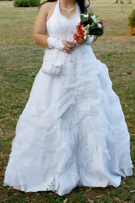 Vand sau schimb rochie mireasa