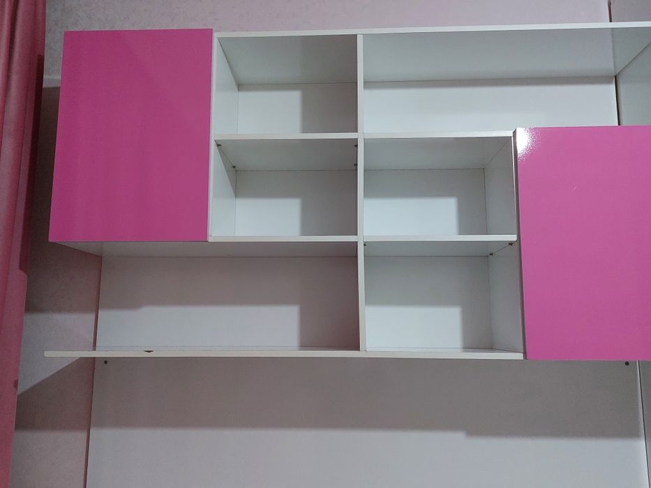 Стол для учёбы с полками