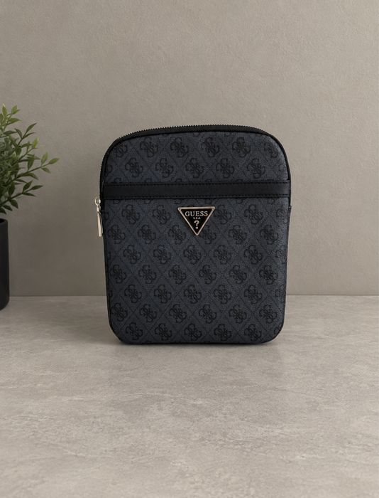 Новая guess барсетка