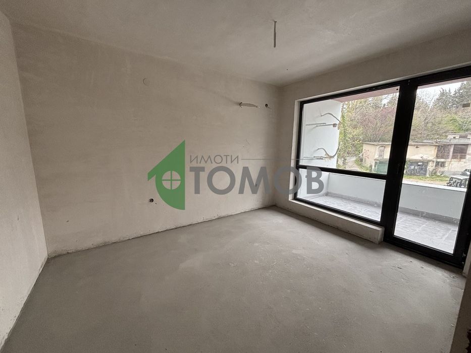 Чудесен тристаен апартамент ново строителство на Аязмото