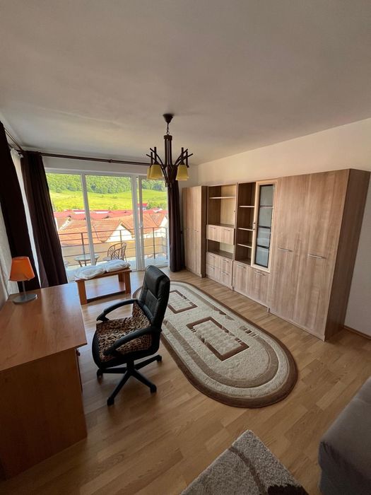 Persoana fizica dau în chirie apartament foresti 2 camere ( inchise) plus bucătărie. Disponibil de la 1 Mai