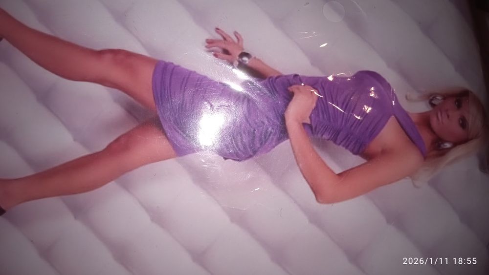 Для милых девушек. Почти даром.