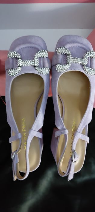 Продавам сандали