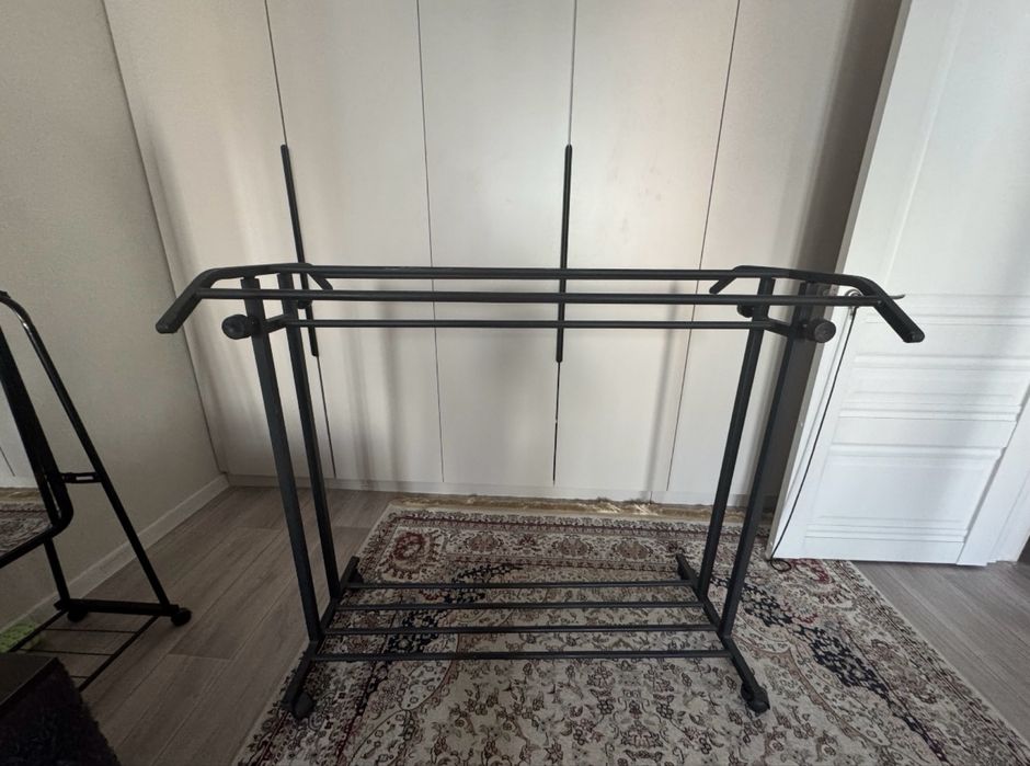 Регулируемая вешалка