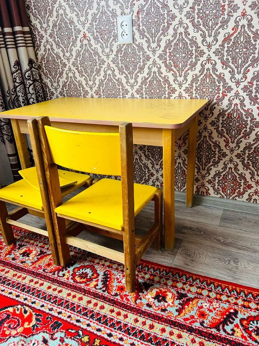 Детские стол стулья