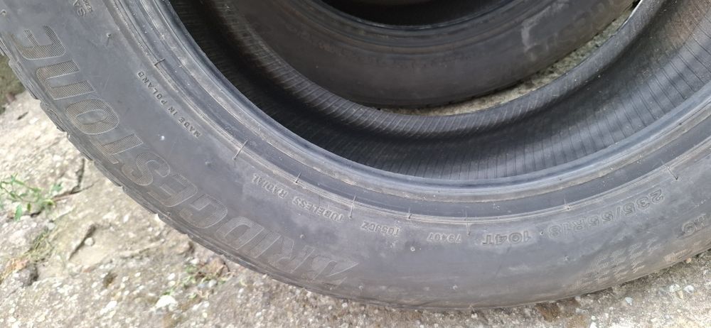 Vand 4 anvelope vara BRIDGESTONE 235 55 R18 104T