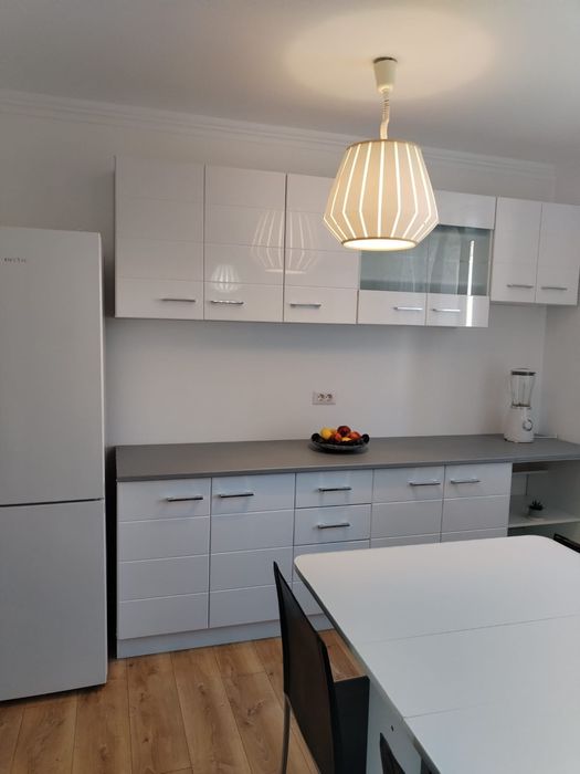 3 camere centru,et.2 decomandat