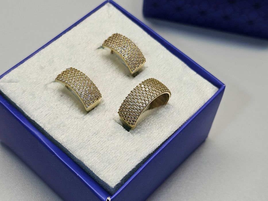 ПРОДАМ Шикарный Комплект: Cерёжки и Кольцо / Золото 585 Пробы 10.98 Гр