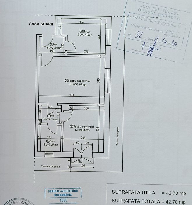 Vând spatiu comercial