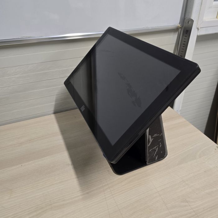 POS ELO Touchscreen ESY15E2 15.6” – Intel J1900, 4GB RAM, SSD 128GB – Sistem All-in-One pentru Magazin, Restaurant, Cafenea