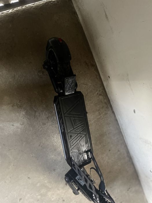 Vand trotineta electrica noua