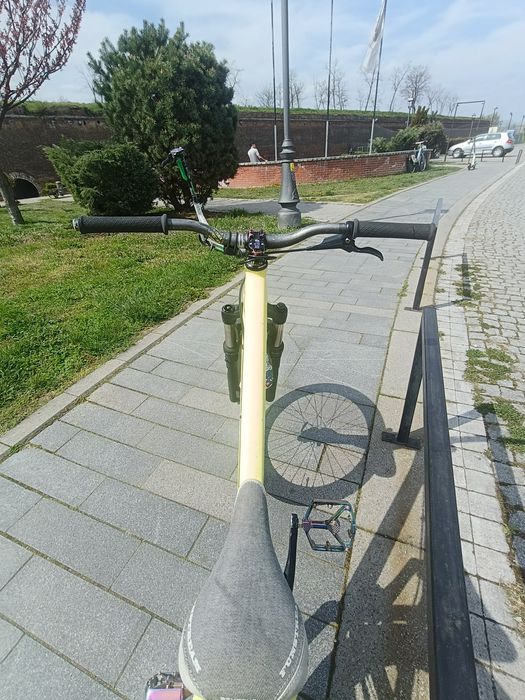 Vând dirtjuper Bergamont