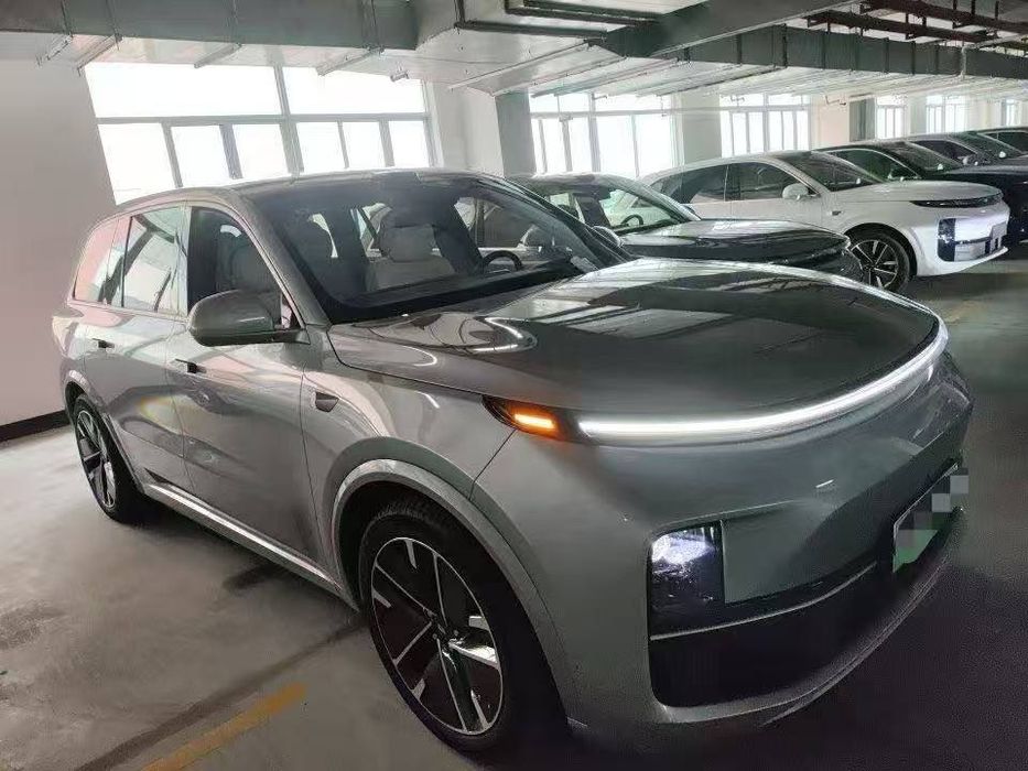 L9 Lixiang Ultra, 2025 restyle model