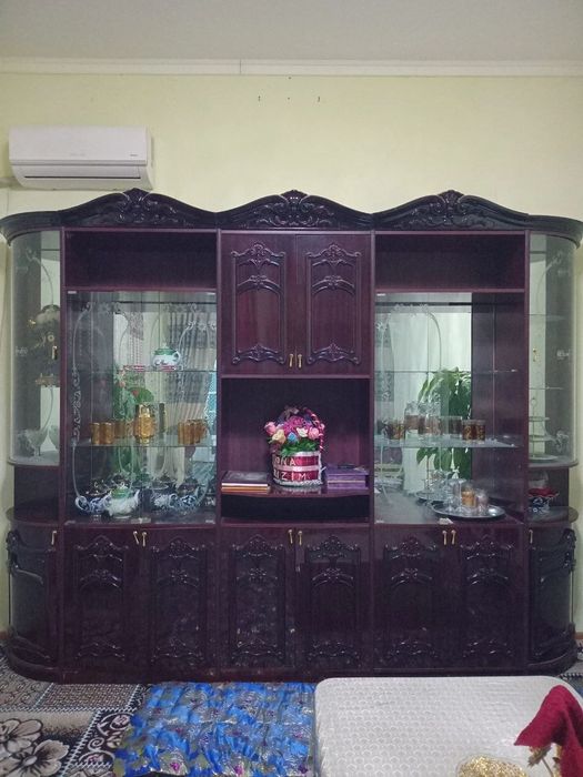 Shkaf stenka mexmonxona uchun