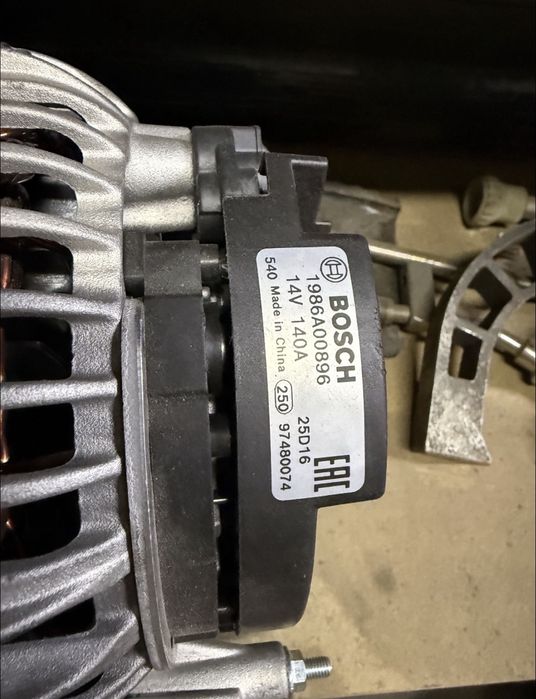 Чисто нов алтернатор Bosch за Audi A4 B8, 140А