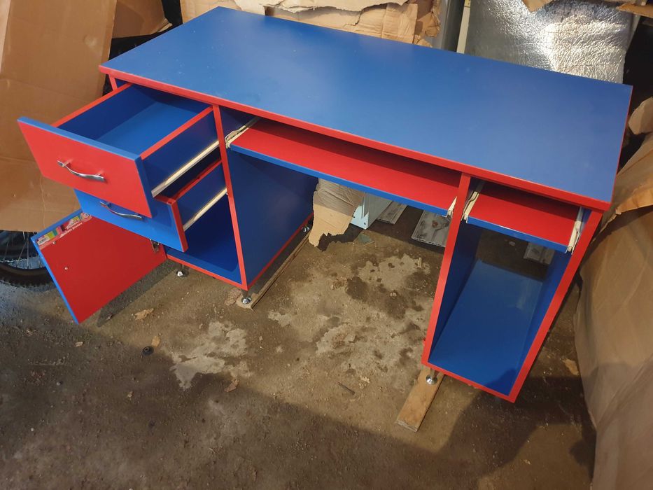 Birou cu sertare-suport culisant tastatura