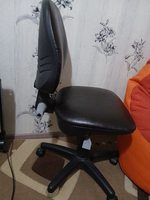 Продам компьютерный стул