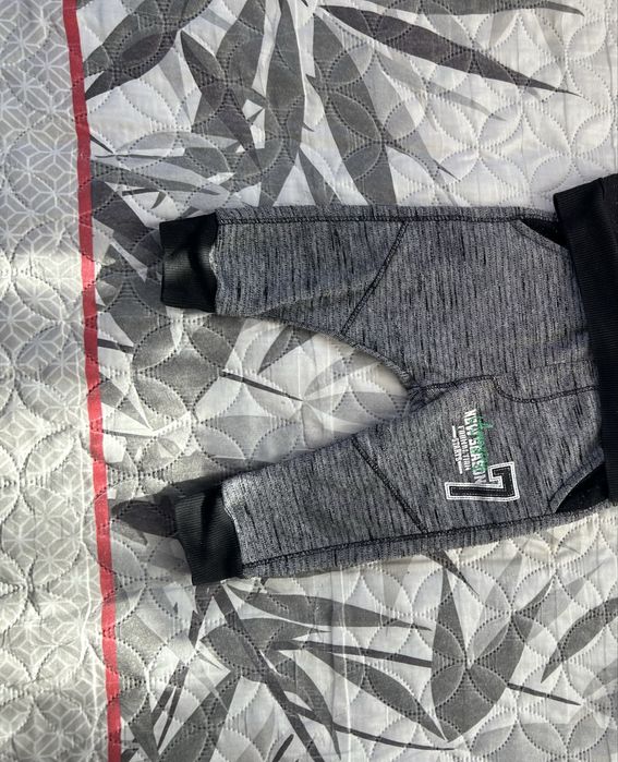 Продавам дрехи за момченце 74размер 5лв бройката