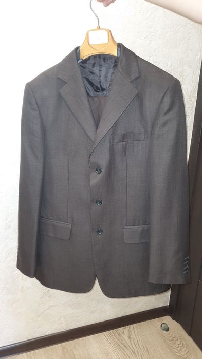 Продаётся мужской костюм