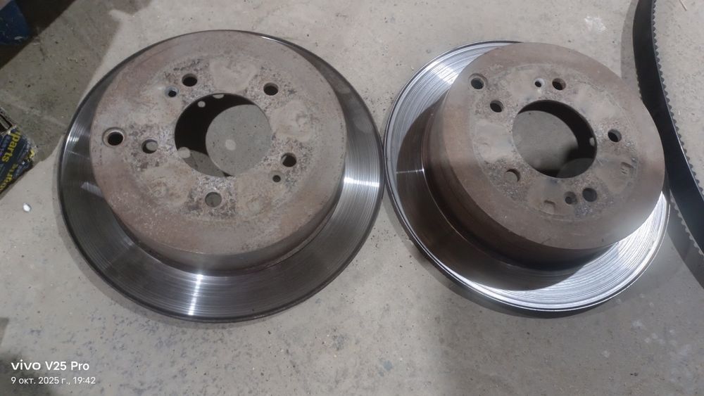 Ваз 2110-ке боковой зеркала. Жалюзи. туксоне запчаст