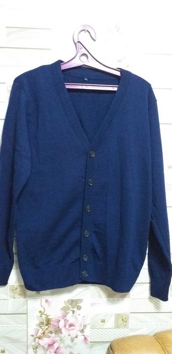 продам недорого новый мужской полувер,размер 46-48,цена 2200т