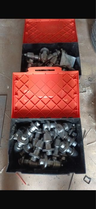 Продам резцы для дорожной фрезы