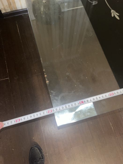 Продам стеклянный стол