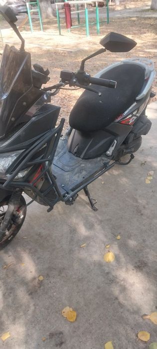 Skuter samuray sotiladi